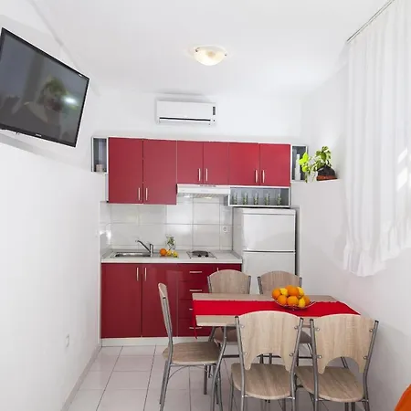 Apartment By The Sea Tucepi, Makarska - 11486