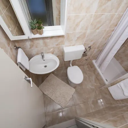 Apartment By The Sea Tucepi, Makarska - 11486 *